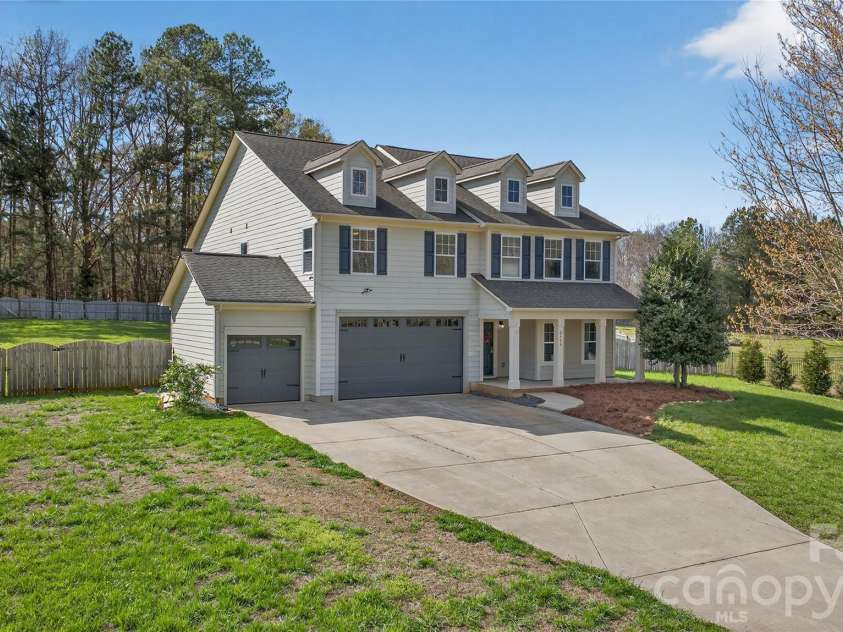 2408 Labelle Drive, Waxhaw, NC 28173.  MLS# CAR4358881, YatesRealty ID 27581. 