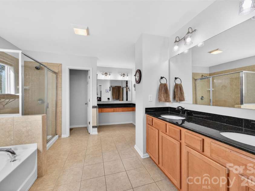2408 Labelle Drive, Waxhaw, NC 28173.  MLS# CAR4358881, YatesRealty ID 27581. 