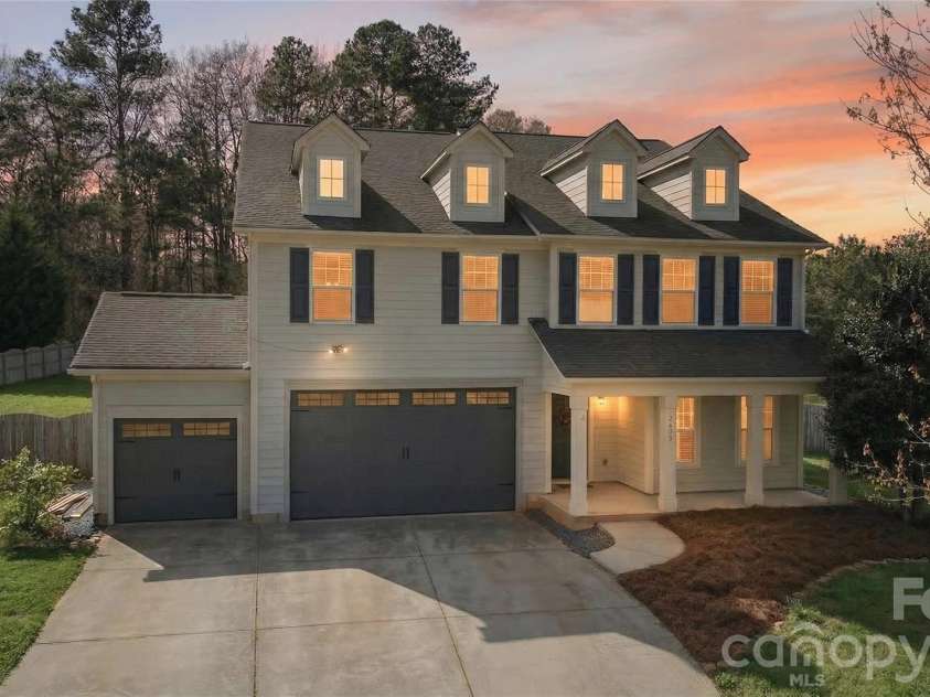 2408 Labelle Drive, Waxhaw, NC 28173.  MLS# CAR4358881, YatesRealty ID 27581. 