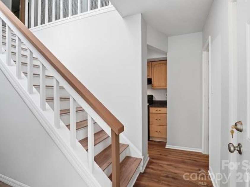 7031 Stonington Lane, Charlotte, NC 28227.  MLS# CAR4388033, YatesRealty ID 27582. 
