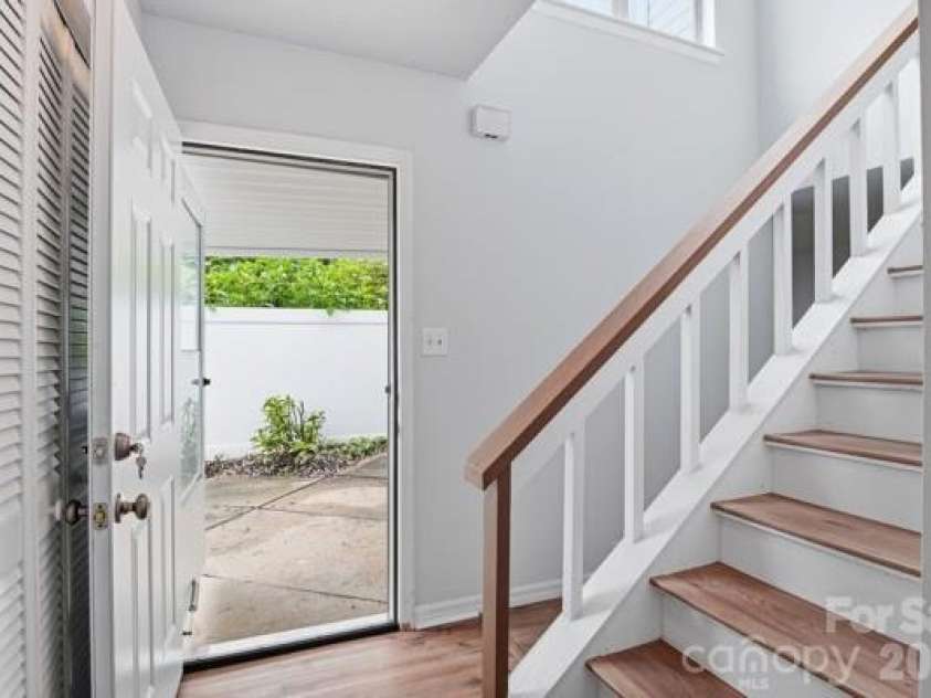 7031 Stonington Lane, Charlotte, NC 28227.  MLS# CAR4388033, YatesRealty ID 27582. 