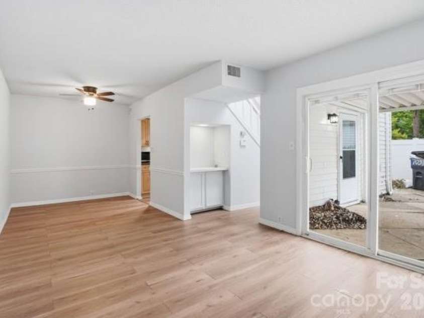 7031 Stonington Lane, Charlotte, NC 28227.  MLS# CAR4388033, YatesRealty ID 27582. 
