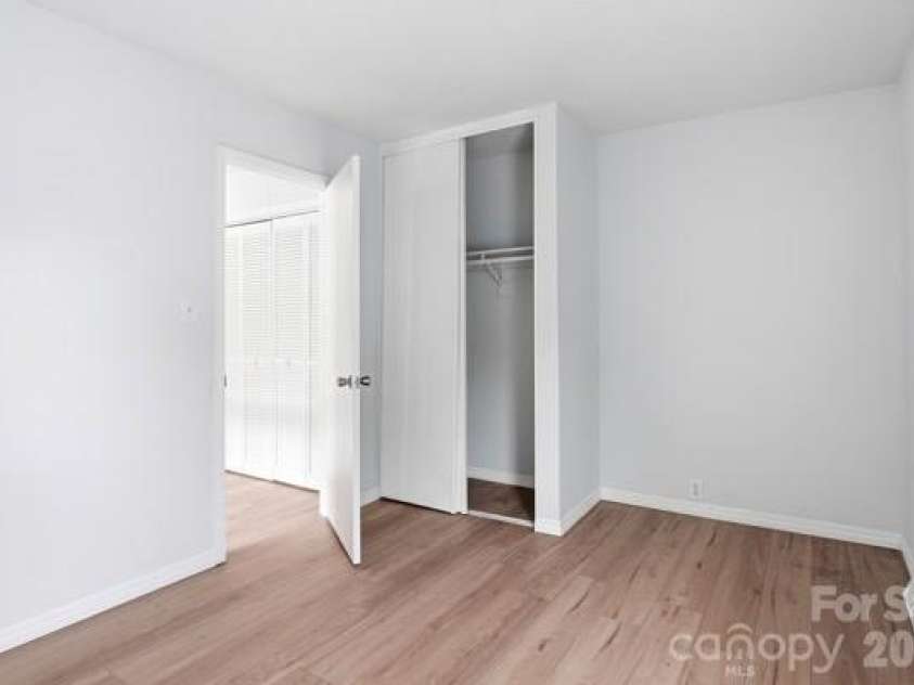 7031 Stonington Lane, Charlotte, NC 28227.  MLS# CAR4388033, YatesRealty ID 27582. 