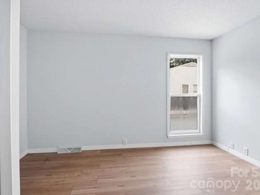 7031 Stonington Lane, Charlotte, NC 28227.  MLS# CAR4388033, YatesRealty ID 27582. 