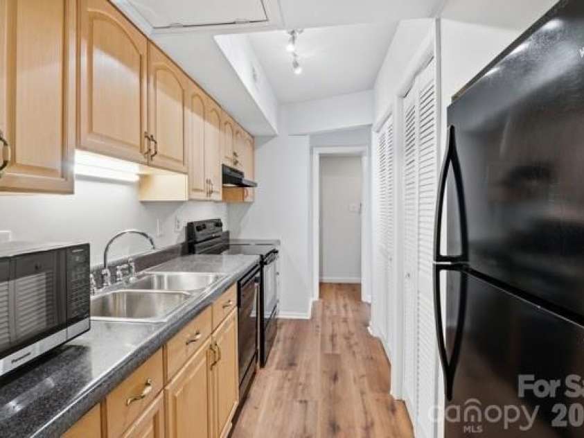 7031 Stonington Lane, Charlotte, NC 28227.  MLS# CAR4388033, YatesRealty ID 27582. 