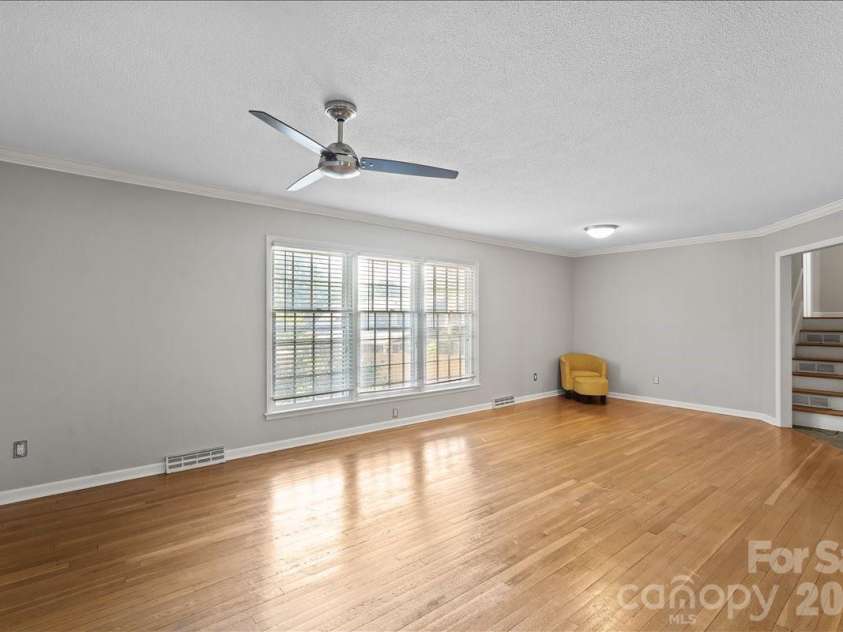 2010 Saratoga Drive, Gastonia, NC 28056.  MLS# CAR4377460, YatesRealty ID 27583. 