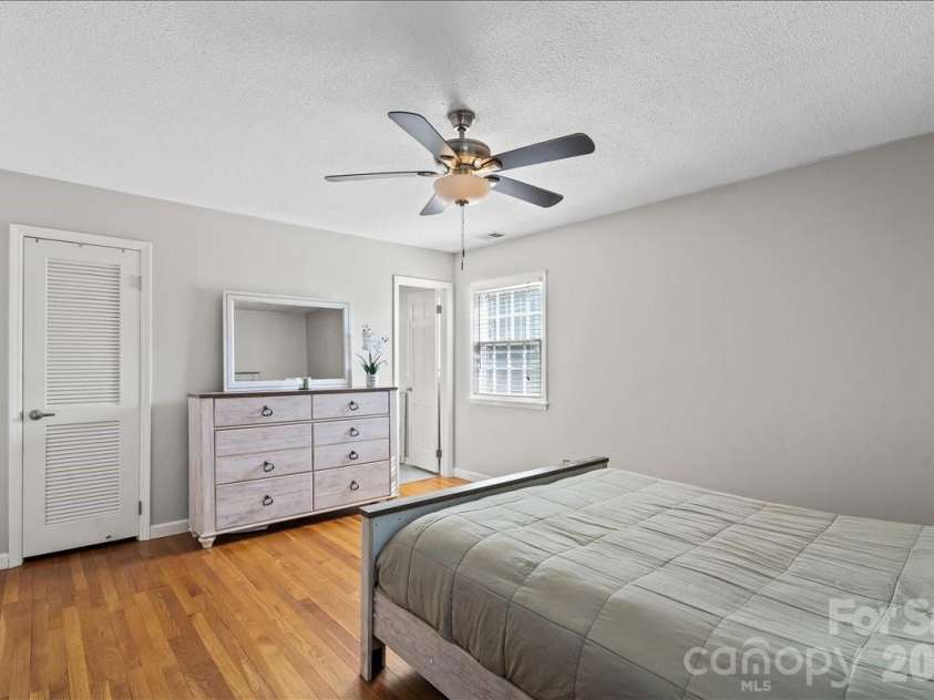 2010 Saratoga Drive, Gastonia, NC 28056.  MLS# CAR4377460, YatesRealty ID 27583. 