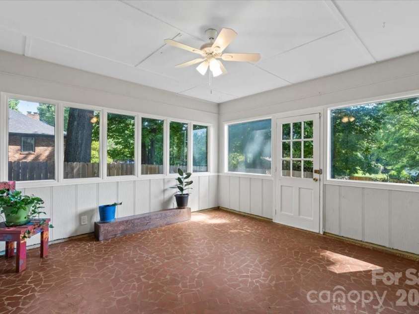 2010 Saratoga Drive, Gastonia, NC 28056.  MLS# CAR4377460, YatesRealty ID 27583. 