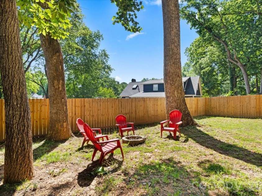 2010 Saratoga Drive, Gastonia, NC 28056.  MLS# CAR4377460, YatesRealty ID 27583. 