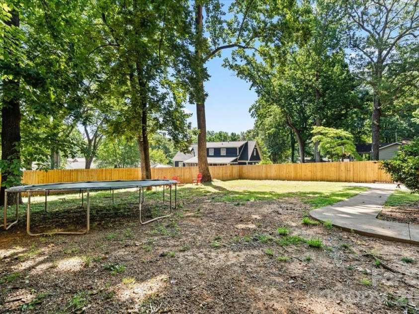 2010 Saratoga Drive, Gastonia, NC 28056.  MLS# CAR4377460, YatesRealty ID 27583. 