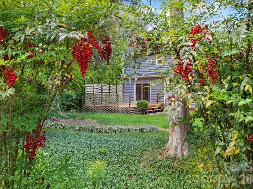 5636 Ivygate Lane, Charlotte, NC 28226.  MLS# CAR4372692, YatesRealty ID 27584. Backyard