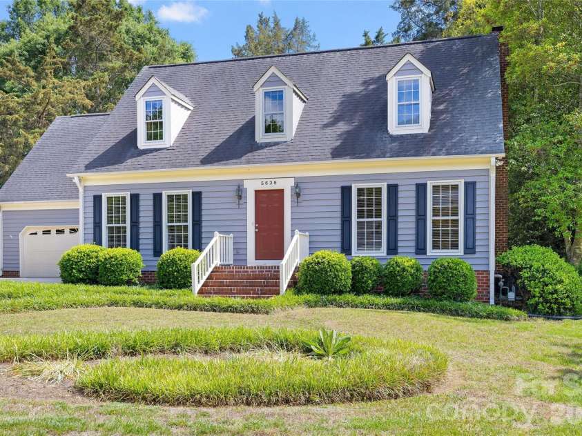 5636 Ivygate Lane, Charlotte, NC 28226.  MLS# CAR4372692, YatesRealty ID 27584. Welcome home!