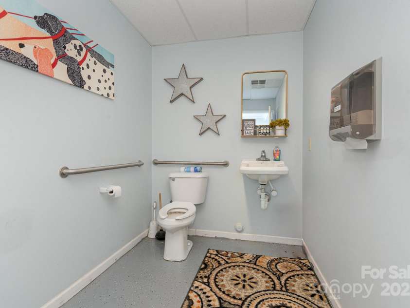 1776 Walter Bowen Road, Henderson, NC 27537.  MLS# CAR4284567, YatesRealty ID 27585. 