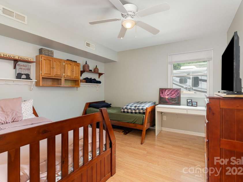 1776 Walter Bowen Road, Henderson, NC 27537.  MLS# CAR4284567, YatesRealty ID 27585. 