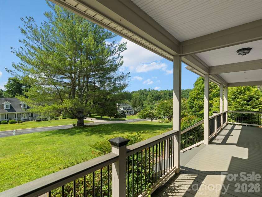 18 Brook Meadows Lane, Arden, NC 28704.  MLS# CAR4369649, YatesRealty ID 27586. 
