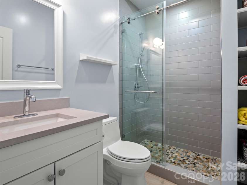 18 Brook Meadows Lane, Arden, NC 28704.  MLS# CAR4369649, YatesRealty ID 27586. Ensuite bath