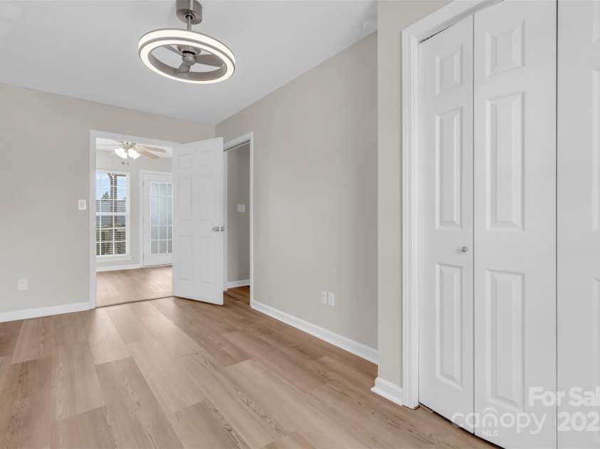 330 Split Oak Lane, Inman, SC 29349.  MLS# CAR4284558, YatesRealty ID 27586. 