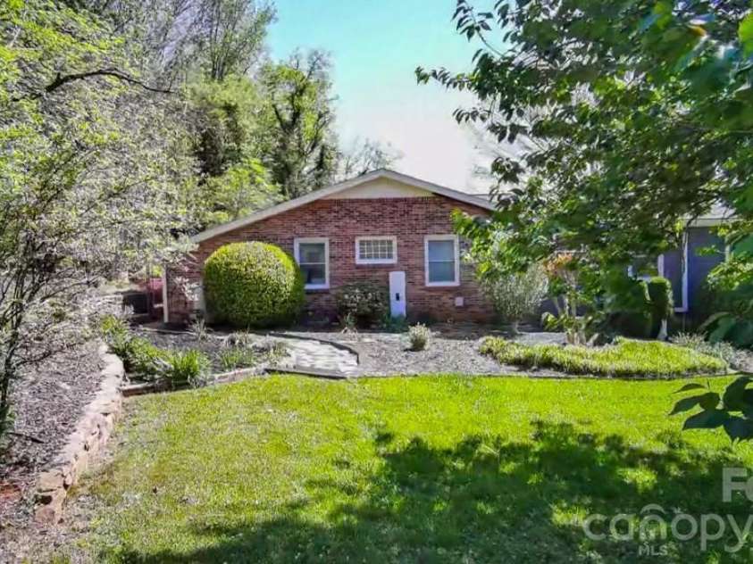 52 Briar Patch Road, Cullowhee, NC 28723.  MLS# CAR4375247, YatesRealty ID 27587. 