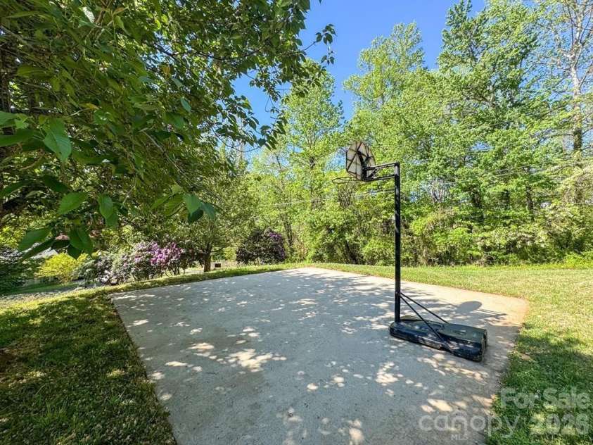 52 Briar Patch Road, Cullowhee, NC 28723.  MLS# CAR4375247, YatesRealty ID 27587. 