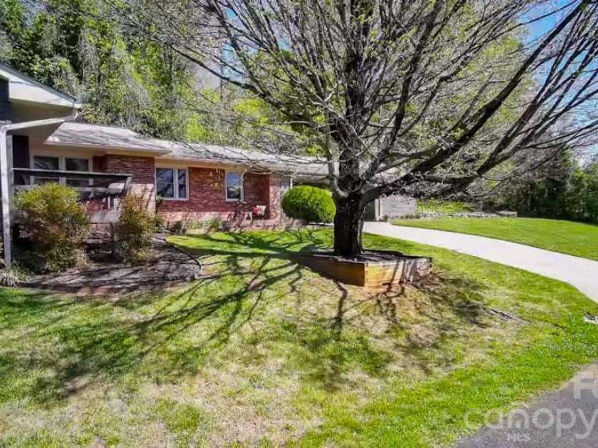 52 Briar Patch Road, Cullowhee, NC 28723.  MLS# CAR4375247, YatesRealty ID 27587. 