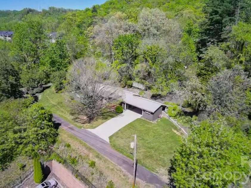 52 Briar Patch Road, Cullowhee, NC 28723.  MLS# CAR4375247, YatesRealty ID 27587. 