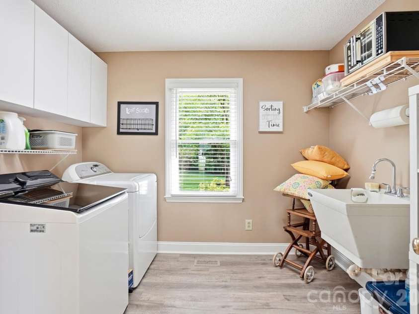 4017 Mullis Newsome Road, Monroe, NC 28110.  MLS# CAR4380952, YatesRealty ID 27588. 