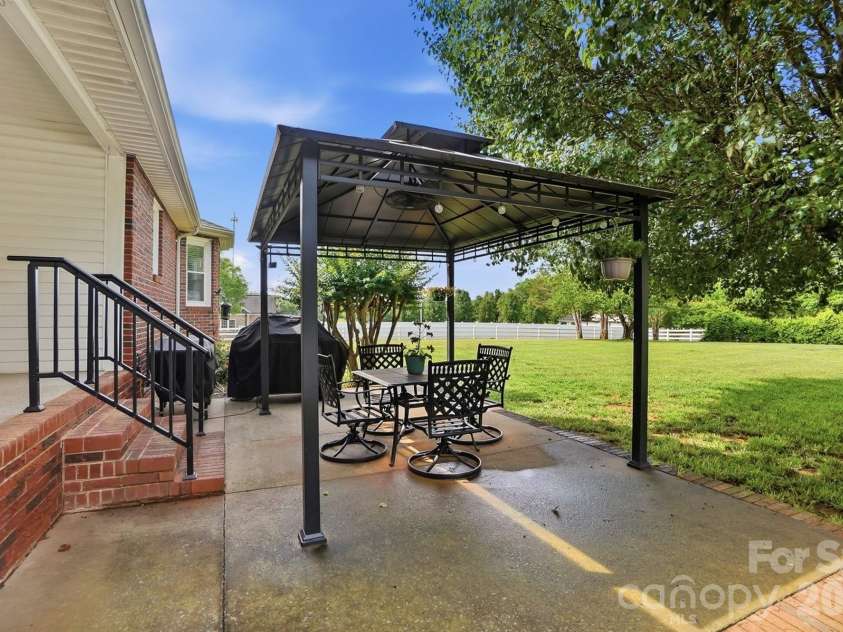 4017 Mullis Newsome Road, Monroe, NC 28110.  MLS# CAR4380952, YatesRealty ID 27588. 