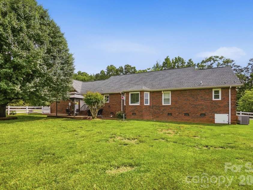 4017 Mullis Newsome Road, Monroe, NC 28110.  MLS# CAR4380952, YatesRealty ID 27588. 