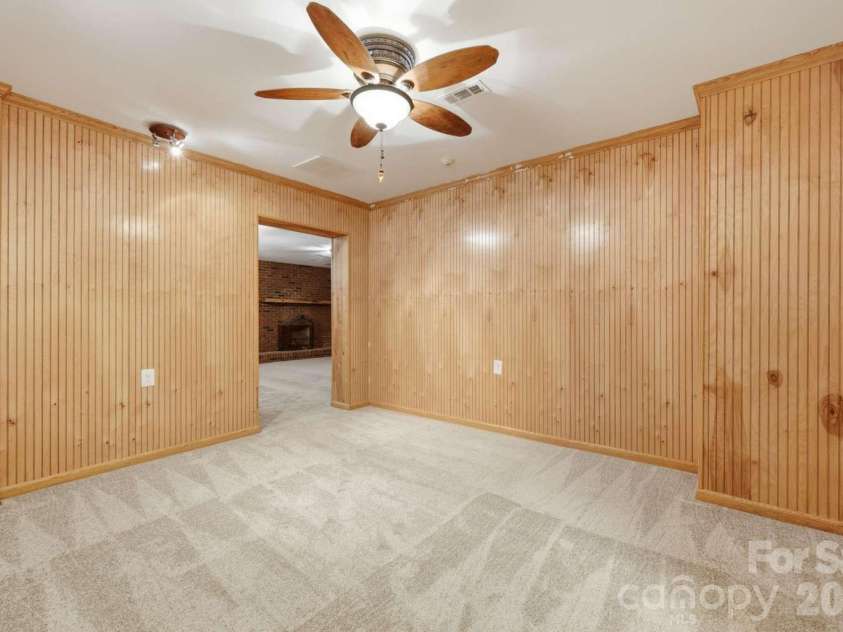 3811 Pinecrest Drive, Hickory, NC 28601.  MLS# CAR4368346, YatesRealty ID 27589. 
