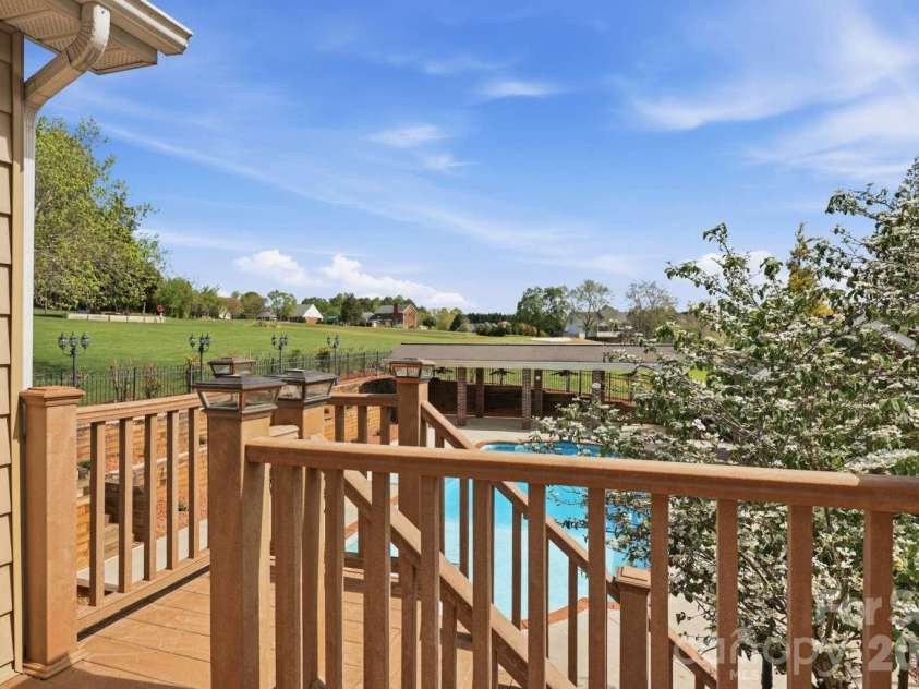 3811 Pinecrest Drive, Hickory, NC 28601.  MLS# CAR4368346, YatesRealty ID 27589. 