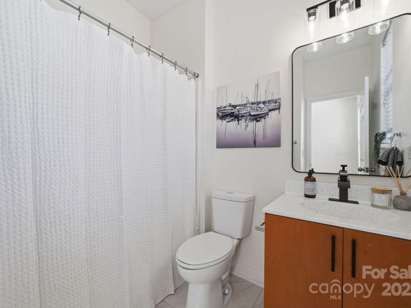 7119 Founders Club Court, Charlotte, NC 28269.  MLS# CAR4317437, YatesRealty ID 2759. Second full bathroom