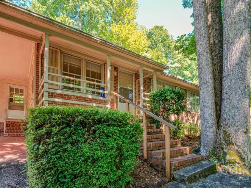 17 Sitar Lane, Saluda, NC 28773.  MLS# CAR4284532, YatesRealty ID 27590. 