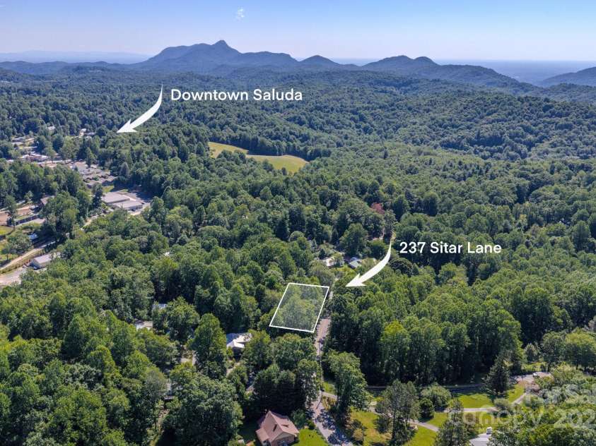 17 Sitar Lane, Saluda, NC 28773.  MLS# CAR4284532, YatesRealty ID 27590. 