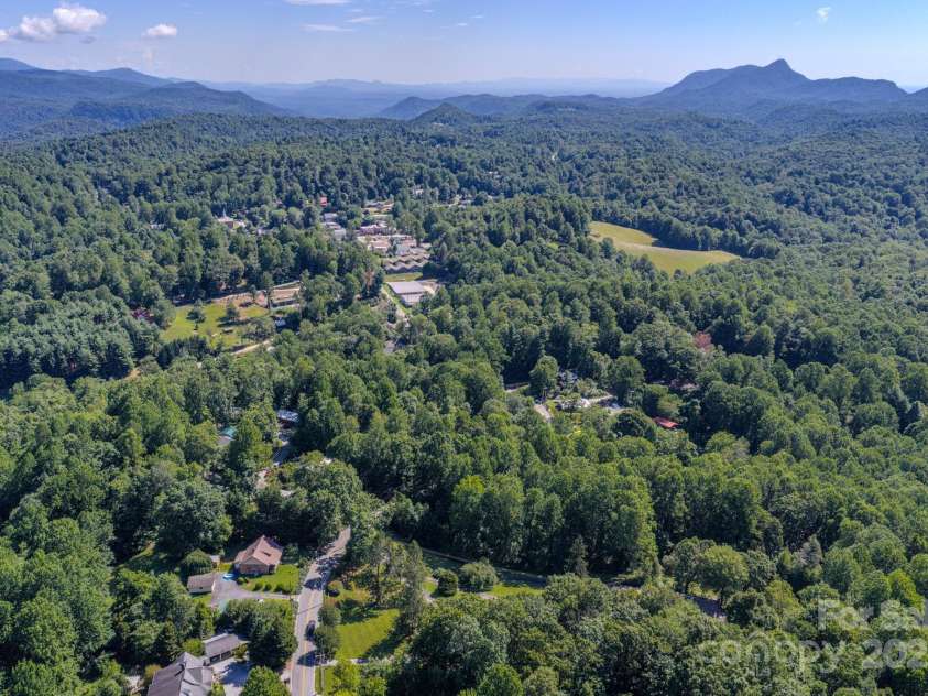 17 Sitar Lane, Saluda, NC 28773.  MLS# CAR4284532, YatesRealty ID 27590. 