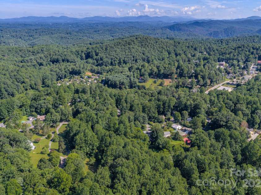 17 Sitar Lane, Saluda, NC 28773.  MLS# CAR4284532, YatesRealty ID 27590. 