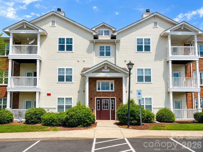 9813 Hyde Glen Court, Charlotte, NC 28262.  MLS# CAR4385875, YatesRealty ID 27590. 