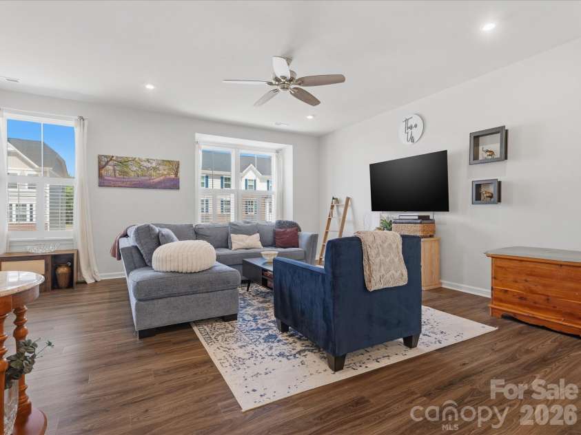 2527 Grantham Place Drive, Fort Mill, SC 29715.  MLS# CAR4374538, YatesRealty ID 27592. 