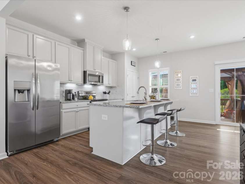 2527 Grantham Place Drive, Fort Mill, SC 29715.  MLS# CAR4374538, YatesRealty ID 27592. 