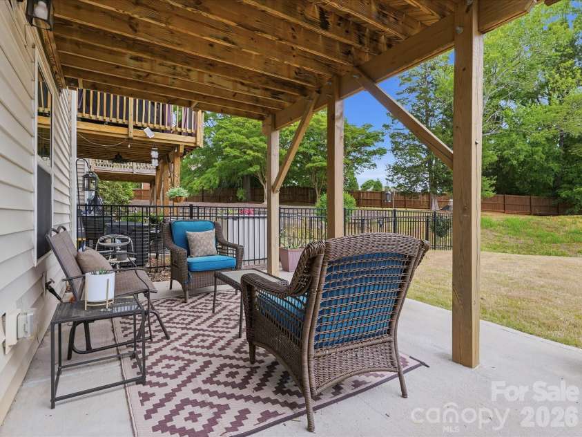 2527 Grantham Place Drive, Fort Mill, SC 29715.  MLS# CAR4374538, YatesRealty ID 27592. 