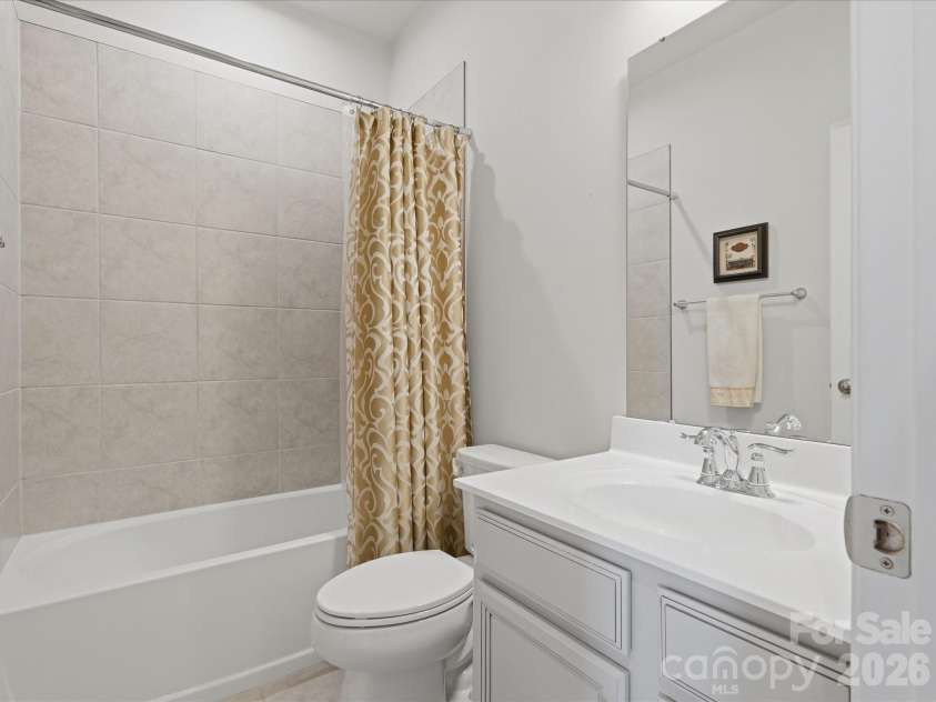 2527 Grantham Place Drive, Fort Mill, SC 29715.  MLS# CAR4374538, YatesRealty ID 27592. 