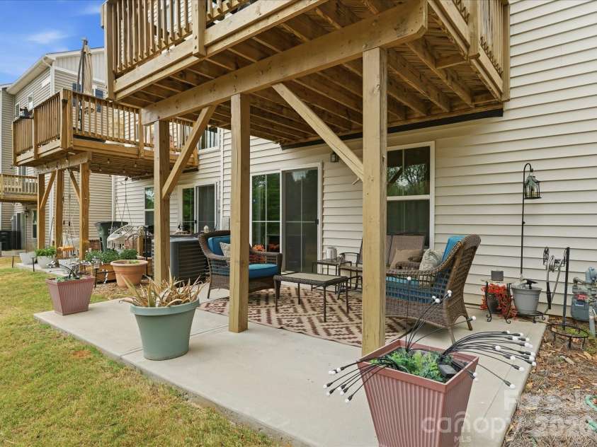 2527 Grantham Place Drive, Fort Mill, SC 29715.  MLS# CAR4374538, YatesRealty ID 27592. 