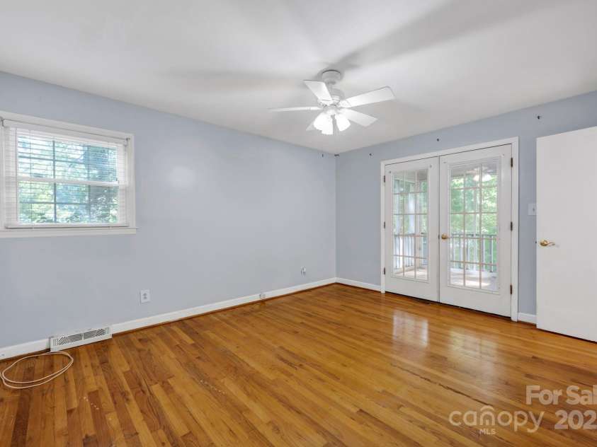 530 Oxford Place, Lancaster, SC 29720.  MLS# CAR4284251, YatesRealty ID 27593. Primary Bedroom on Main Level with Access to Veranda