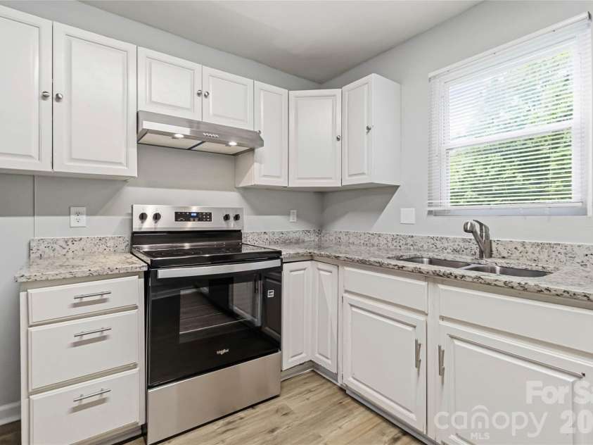 1248 Rosada Drive, Charlotte, NC 28213.  MLS# CAR4386862, YatesRealty ID 27594. 