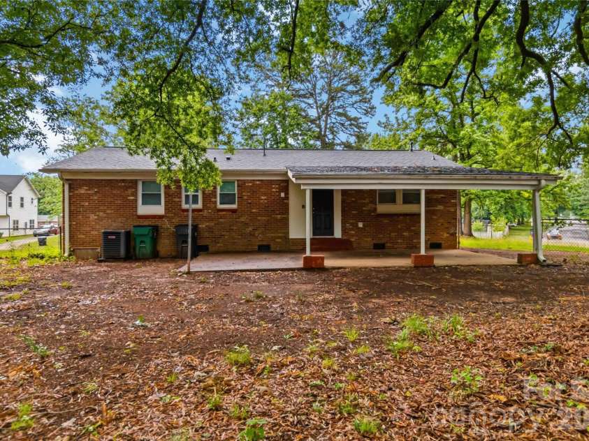 1248 Rosada Drive, Charlotte, NC 28213.  MLS# CAR4386862, YatesRealty ID 27594. 