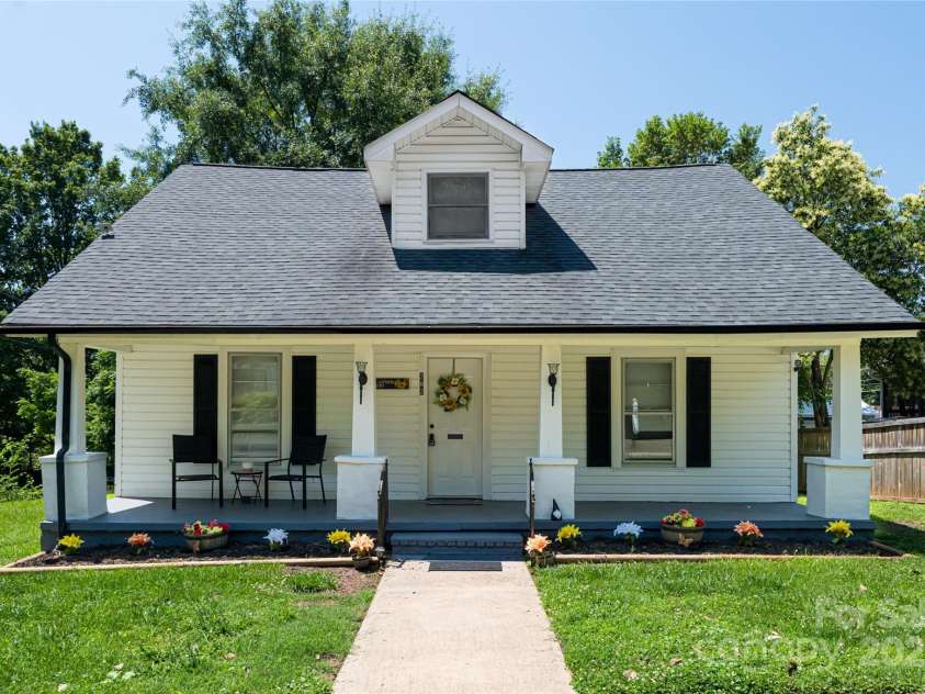 282 Arlington Street, Forest City, NC 28043.  MLS# CAR4269374, YatesRealty ID 27594. 