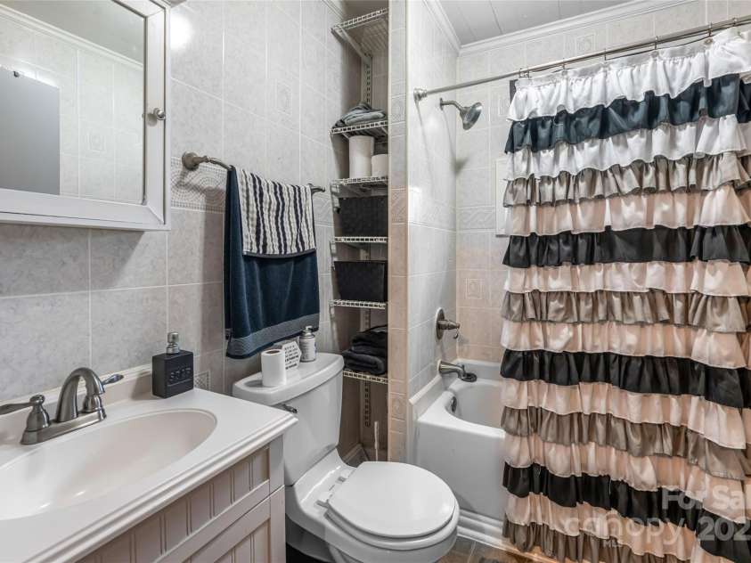 282 Arlington Street, Forest City, NC 28043.  MLS# CAR4269374, YatesRealty ID 27594. 