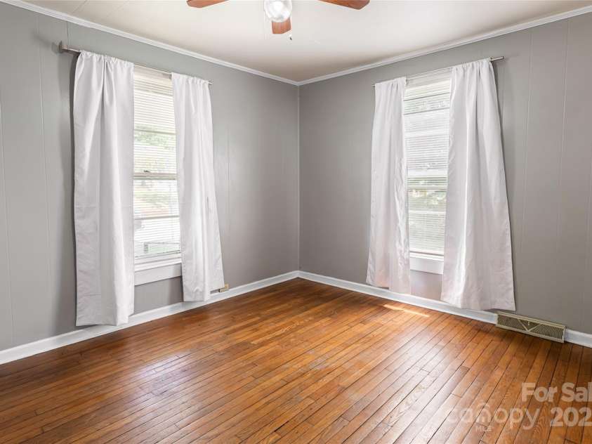 282 Arlington Street, Forest City, NC 28043.  MLS# CAR4269374, YatesRealty ID 27594. 