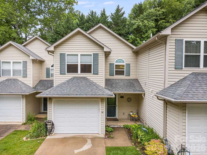 108 South Park Lane, Black Mountain, NC 28711.  MLS# CAR4384038, YatesRealty ID 27595. 