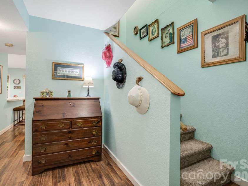 108 South Park Lane, Black Mountain, NC 28711.  MLS# CAR4384038, YatesRealty ID 27595. 