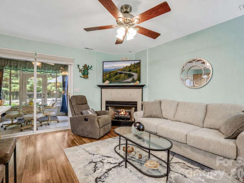 108 South Park Lane, Black Mountain, NC 28711.  MLS# CAR4384038, YatesRealty ID 27595. 